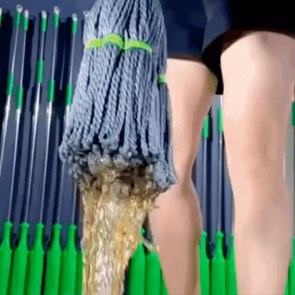 Self-twisting Water Rotating Mop